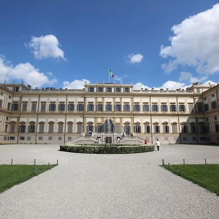Monza Centro-Milano-Como,Suite Vicino Stazione エクステリア 写真